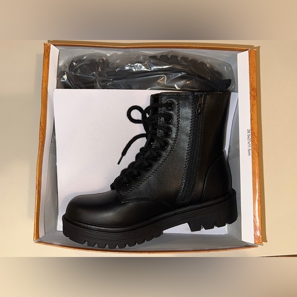 NWT Black Combat Boots, Size 7.5 - Picture 4 of 9